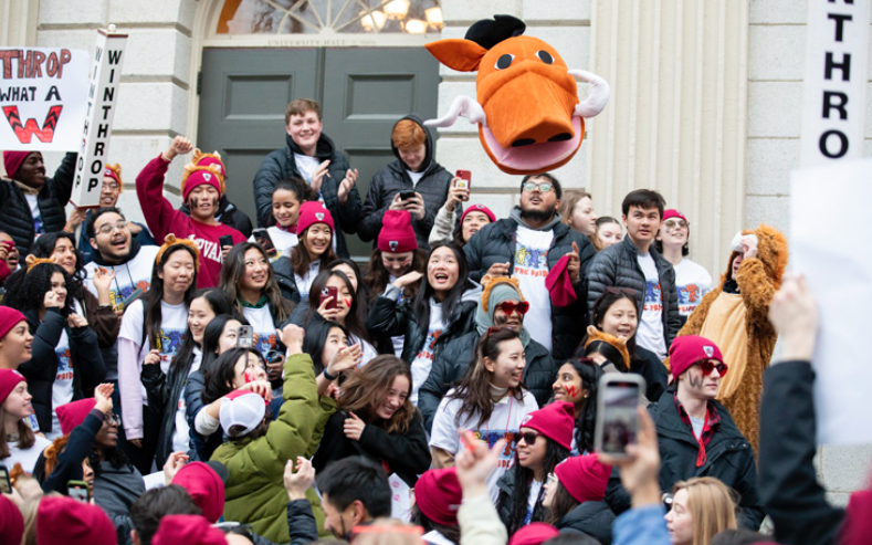 students during housing day